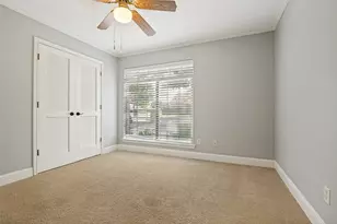 2401 Radcliffe Dr, Arlington, TX 76012 - Photo 15