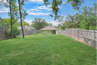 501 E Day Street, Denison, TX 75021 - Photo 17