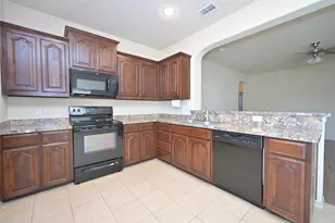 5933 Comanche Peak Dr, Fort Worth, TX 76179 - Photo 5