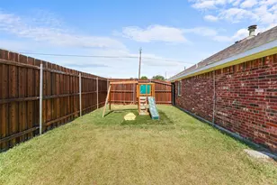 1064 The Meadows Pkwy, DeSoto, TX 75115 - Photo 39