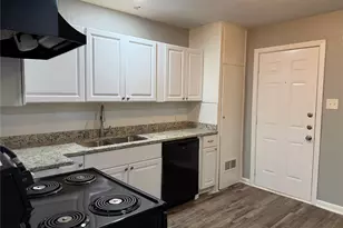 2506 Normont Cir, Fort Worth, TX 76103 - Photo 5