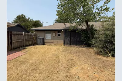 2507 Normont Circle, Fort Worth, TX 76103 - Photo 19