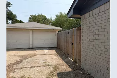 2509 Normont Circle, Fort Worth, TX 76103 - Photo 13