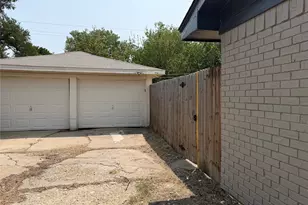 2509 Normont Cir, Fort Worth, TX 76103 - Photo 13