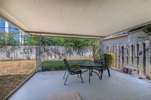 3605 Pleasant Run Rd, Irving, TX 75062 - Photo 5
