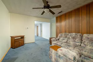 3605 Pleasant Run Rd, Irving, TX 75062 - Photo 17