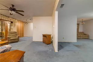 3605 Pleasant Run Rd, Irving, TX 75062 - Photo 15