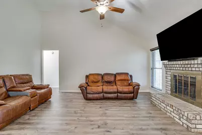 6411 Brooklawn Drive, Arlington, TX 76018 - Photo 7