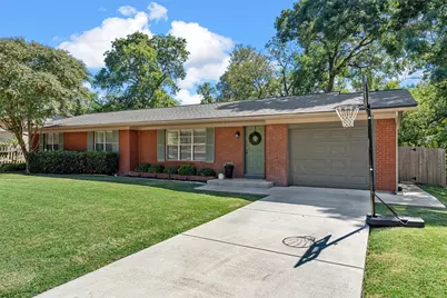 2330 Oak Cliff Drive, Waco, TX 76710 - Photo 3