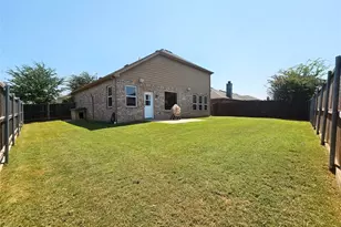1017 Meadow Green Ct, Princeton, TX 75407 - Photo 5