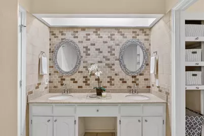 8261 Club Meadows Drive, Dallas, TX 75243 - Photo 17