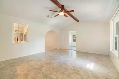 602 S Hall Street, Clarksville, TX 75426 - Photo 3