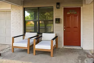 2906 Harvard St N, Irving, TX 75062 - Photo 5