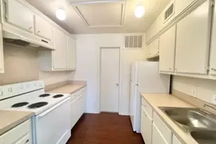 932 Fannin St, Denton, TX 76201 - Photo 3