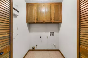 2323 Brookside Dr, Arlington, TX 76012 - Photo 25