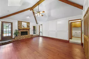 2323 Brookside Dr, Arlington, TX 76012 - Photo 5