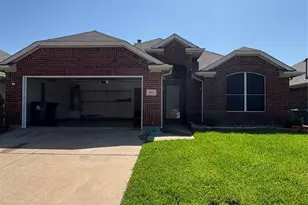 6711 Kinross Dr, Arlington, TX 76002 - Photo 1