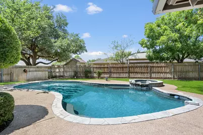 1600 Forest Glen Court, Pantego, TX 76013 - Photo 9