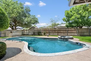 1600 Forest Glen Ct, Pantego, TX 76013 - Photo 9