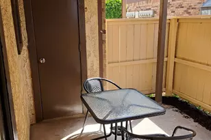 1702 Crestpoint Dr, Arlington, TX 76012 - Photo 11