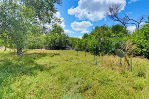 333 Pecan Dr NE, Mcqueeney, TX 78123 - Photo 5