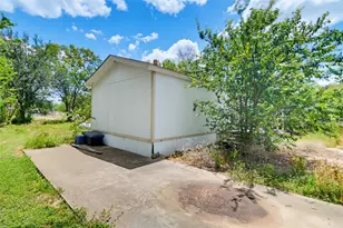 333 Pecan Dr NE, Mcqueeney, TX 78123 - Photo 3