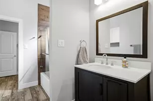 1300 Worthington St, Grapevine, TX 76051 - Photo 17