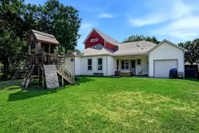 1300 Worthington Street, Grapevine, TX 76051 - Photo 25