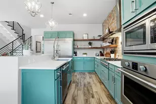 1300 Worthington St, Grapevine, TX 76051 - Photo 9