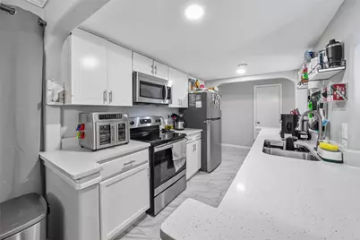 552 E Avenue J #D, Grand Prairie, TX 75050 - Photo 9