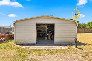 601 Sapphire Blvd, Hewitt, TX 76643 - Photo 11