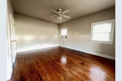 625 W Hickory Street, Denton, TX 76201 - Photo 5