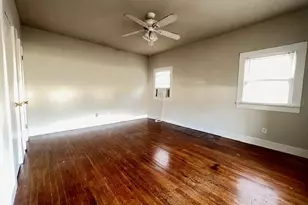 625 W Hickory St, Denton, TX 76201 - Photo 5