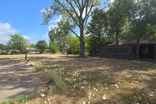 210 Kelly Ln, Seven Points, TX 75143 - Photo 9