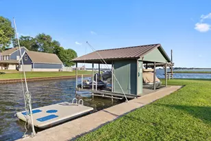 1035 Holiday Circle, Seven Points, TX 75143 - Photo 3