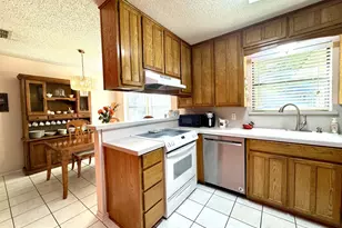 713 Owens Dr, Crowley, TX 76036 - Photo 15