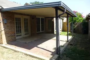 10711 Tall Oak Dr, Fort Worth, TX 76108 - Photo 3