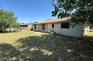 1306 Berry Dr, Cleburne, TX 76033 - Photo 3