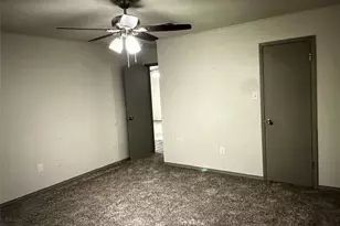 1306 Berry Dr, Cleburne, TX 76033 - Photo 15