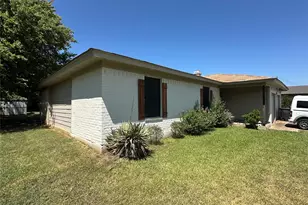 1306 Berry Dr, Cleburne, TX 76033 - Photo 9