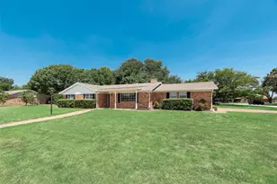 520 Pecan St, Crowley, TX 76036 - Photo 9