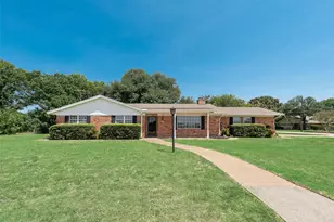520 Pecan St, Crowley, TX 76036 - Photo 5