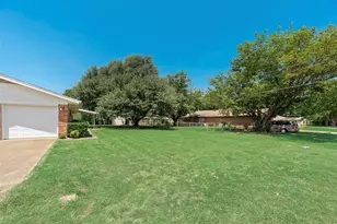 520 Pecan St, Crowley, TX 76036 - Photo 7