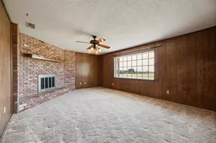 520 Pecan St, Crowley, TX 76036 - Photo 13