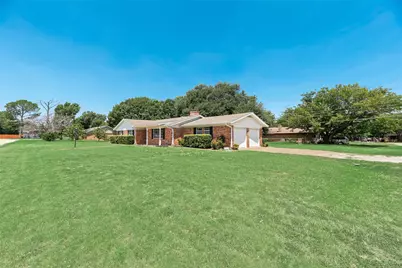 520 Pecan Street, Crowley, TX 76036 - Photo 9