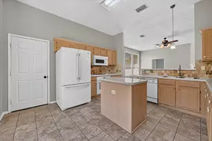 1424 Mayflower Ln, Lewisville, TX 75077 - Photo 5