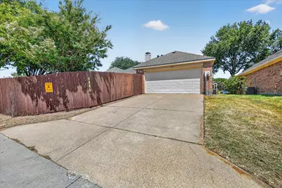 1424 Mayflower Lane, Lewisville, TX 75077 - Photo 17