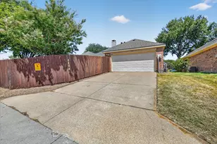 1424 Mayflower Ln, Lewisville, TX 75077 - Photo 17