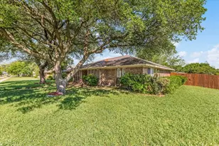 2301 Claridge Cir, Plano, TX 75075 - Photo 5