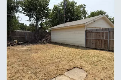 2511 Normont Circle, Fort Worth, TX 76103 - Photo 17